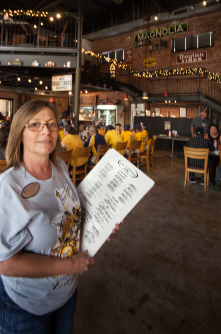 Tina Guidry welcomes all guests to her retro restaurant For Cajun recipes and Cajun cooking.