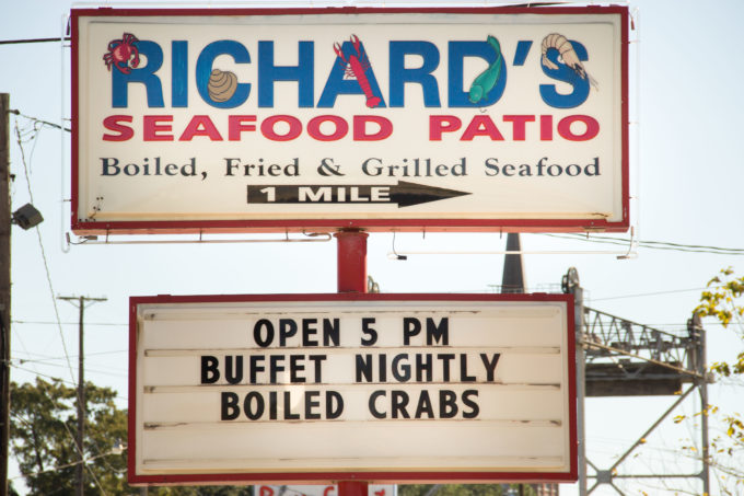 Richard's Seafood: For Cajun recipes and Cajun cooking.