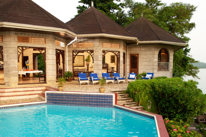 Living spaces opened to the sea with gentle breezes cooling the interior. (Photo credit: George Graham)